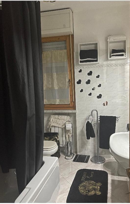 Bellissima Stanza Con Parcheggio Gratuito Apartment Cinquale Exterior photo